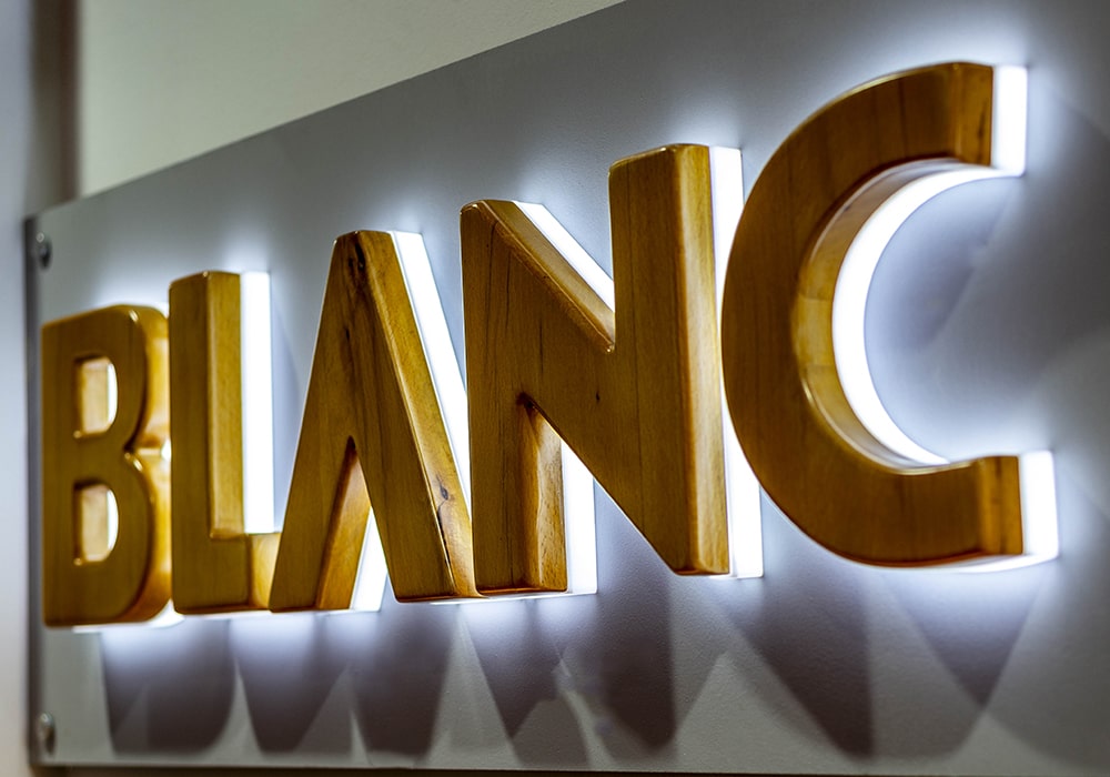 تابلوهای تبلیغاتی در البرز