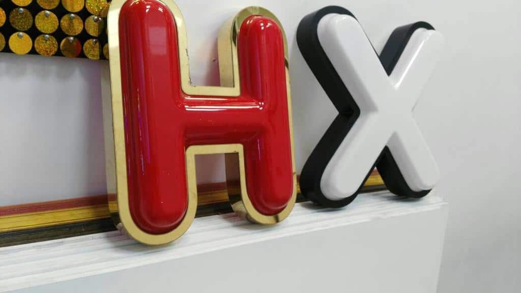 تابلو کامپوزیت با حروف برجسته